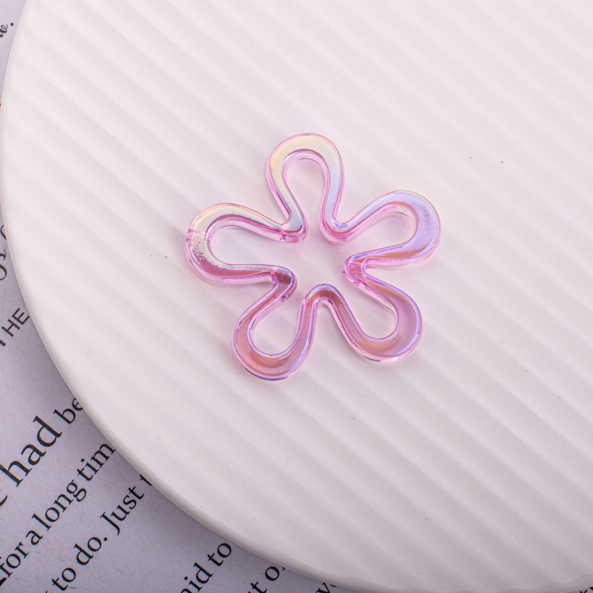 Wholesale 10PCS  Small Flower Large Wreath Vertical Hole Through Hole Acrylic Beads